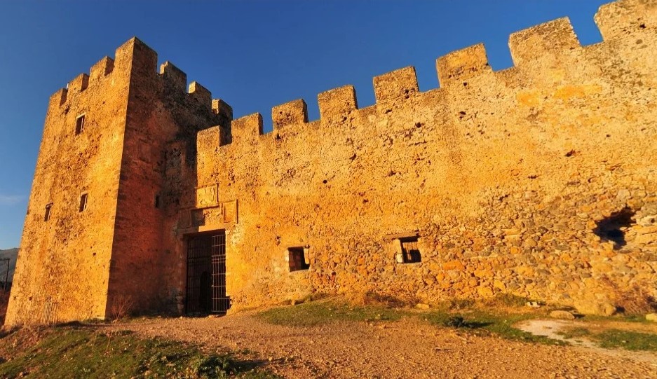 Призраки замка Франгокастелло на Крите