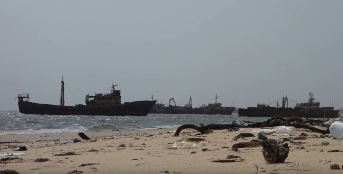 Корабли в пустыне Мавритании у Нуадибу