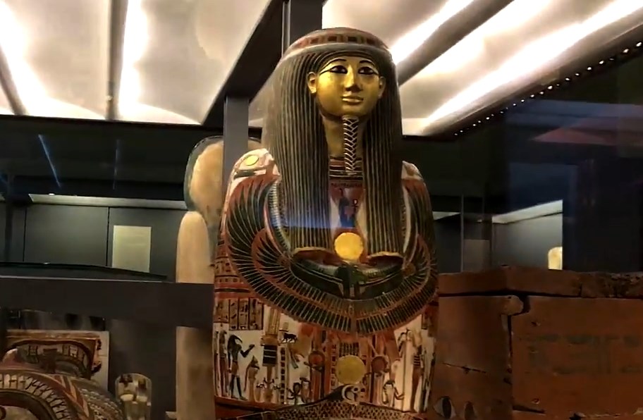 Как внутри египетского саркофага оказались древние отпечатки пальцев человека
