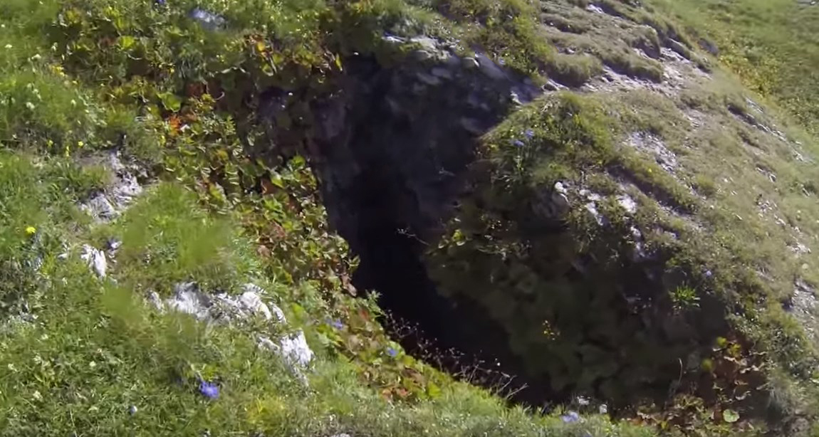 Самая глубокая пещера планеты находится в Абхазии, и после новых спусков глубина увеличивается
