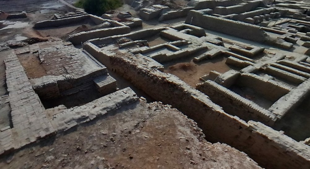 Древний город, который был уничтожен неведомой силой тысячи лет назад - Мохенджо Даро