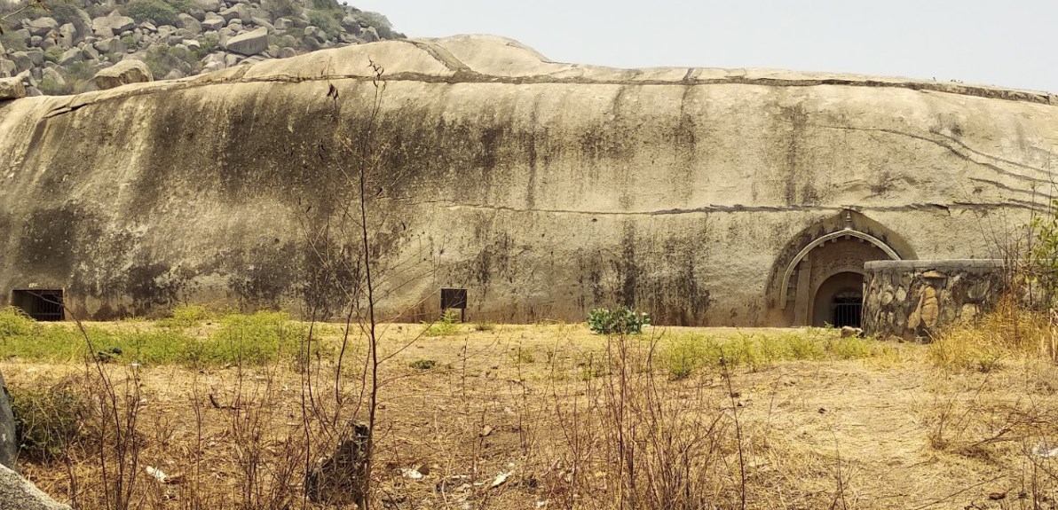 Древний комплекс в Индии скрывает в себе пещеры с великолепной точностью геометрии - Барабар