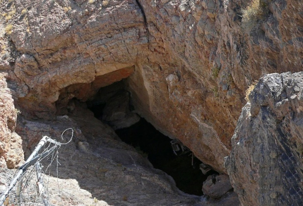 Пещера «без дна» - Дыра Дьявола, овеянная индейскими страшилками, пока ещё скрывает свою глубину