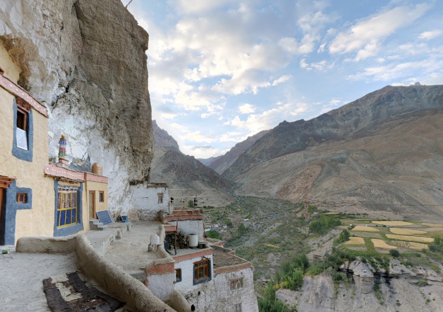 Древний монастырь Малого Тибета Фуктал