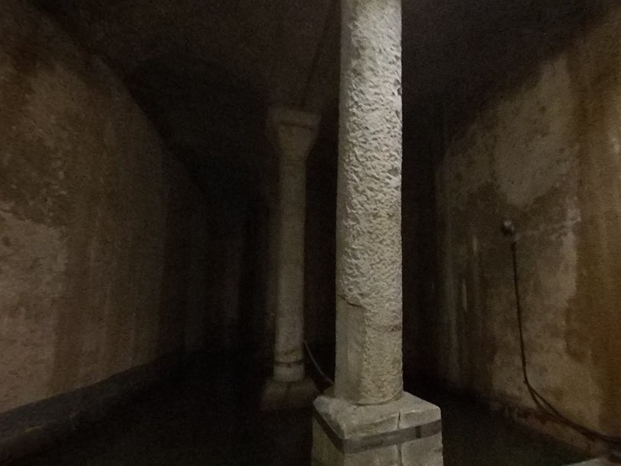 Огромный древний комплекс под землёй - Цистерна Базилика