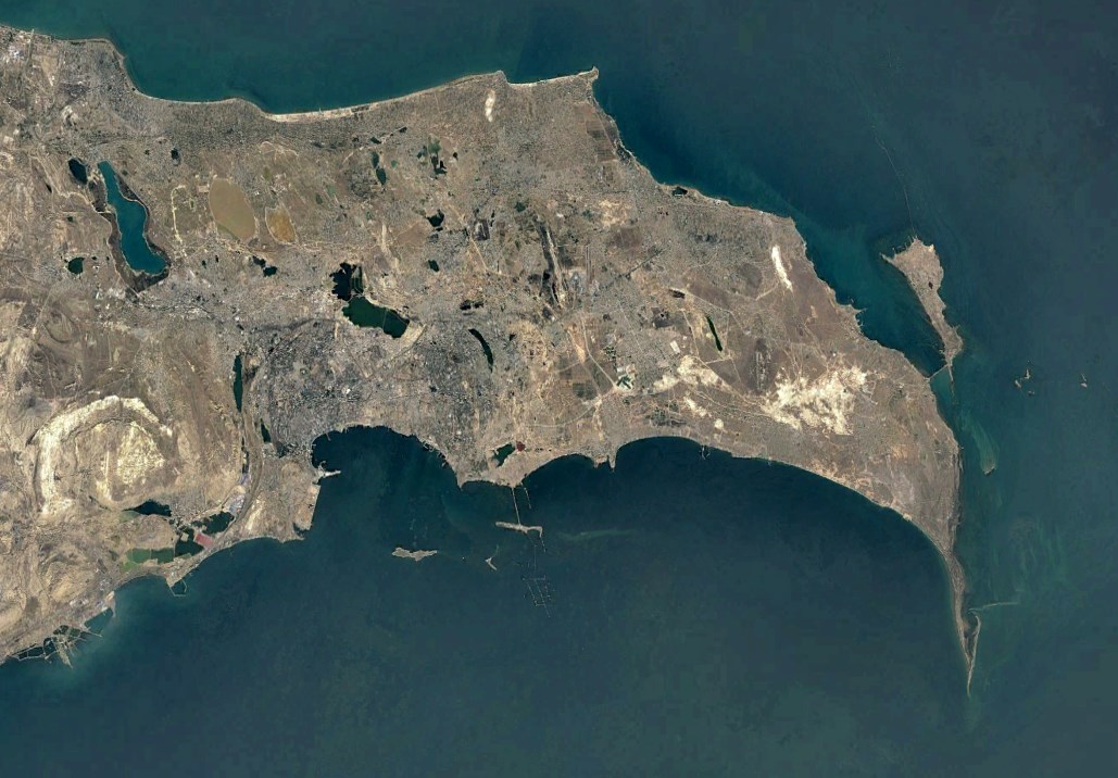 Мегалитические колеи в камне на Каспийском побережье, которые учёные пока не объяснили