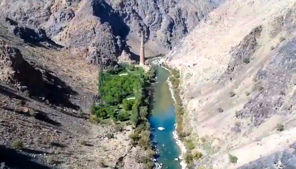 Удивительно, но он еще стоит — минарет Джам в Афганистане, второй по высоте обожжённого кирпича