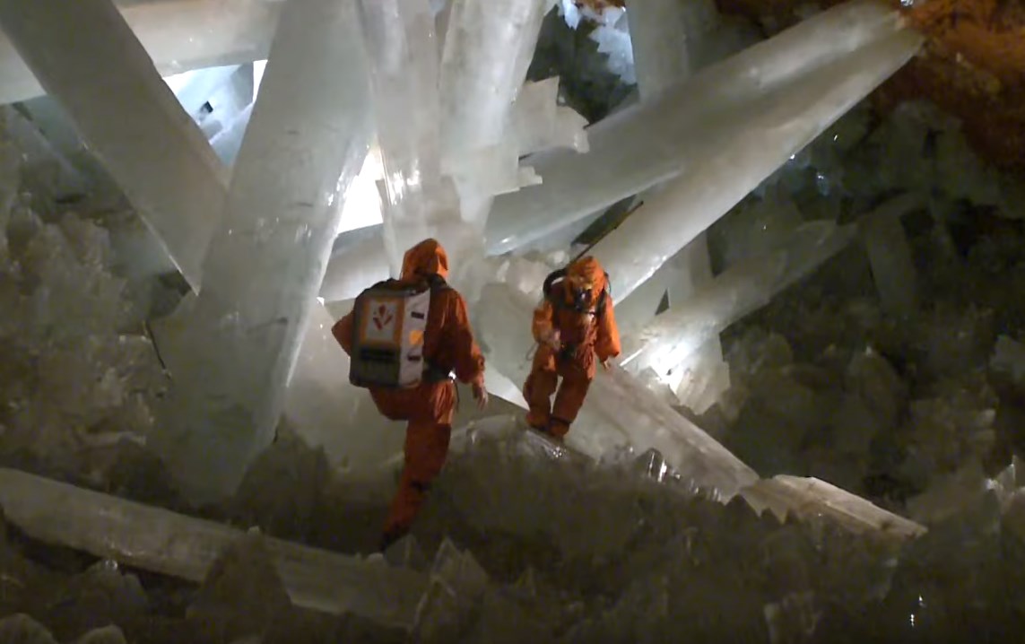 Пещера с громадными кристаллами в Мексике