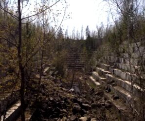 Это не античный амфитеатр посреди Сибири, а заброшенный мраморный карьер в Новосибирской области