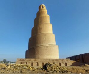 Грандиозное древнее сооружение, словно Вавилонская башня, возвышается над пустыней — минарет аль-Малвия в Самарре