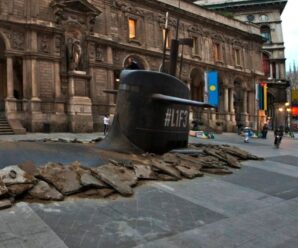 Подводная лодка, «всплыла» из-под асфальта на улице Милана — удивительная рекламная инсталляция