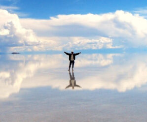 Здесь как будто стирается граница между небом и землёй — Уюни, крупнейший в мире солончак