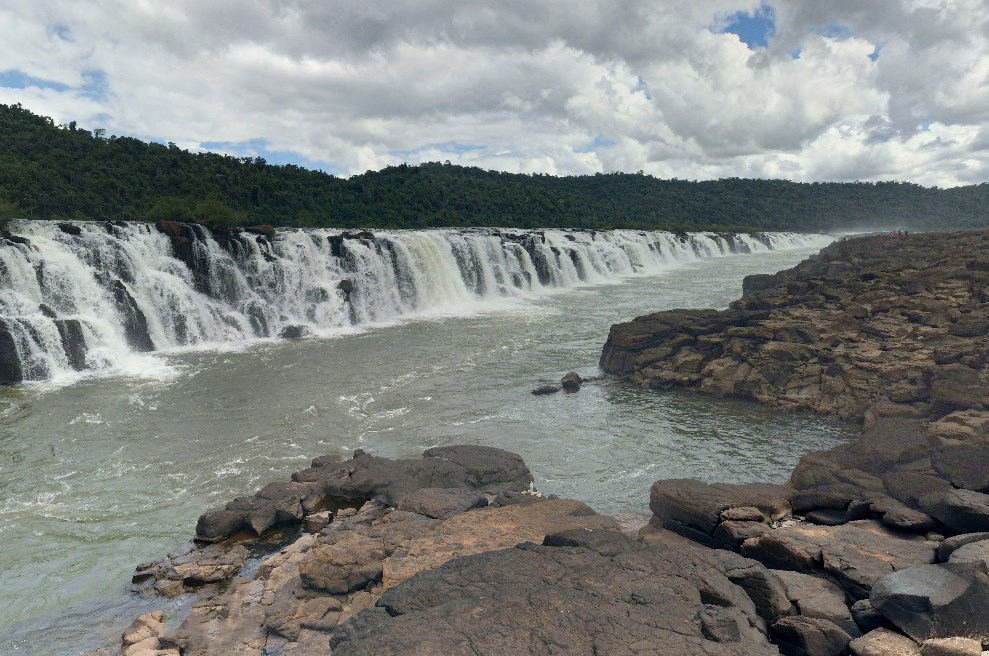 Самый широкий водопад на планете - Юкума