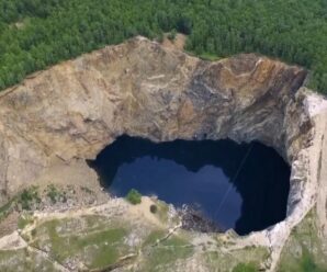 Огромный провал в Хакасии, который напоминает кратер вулкана — техногенная пропасть